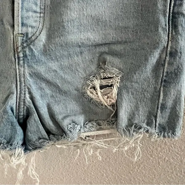 Levi's Ribcage Shorts Button Fly Distressed Fray Hem 25 - Image 6