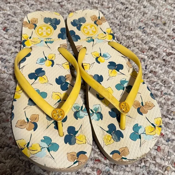Tory Burch Floral Flip Flops Yellow Floral Slim Strap- Size 8 - Image 2