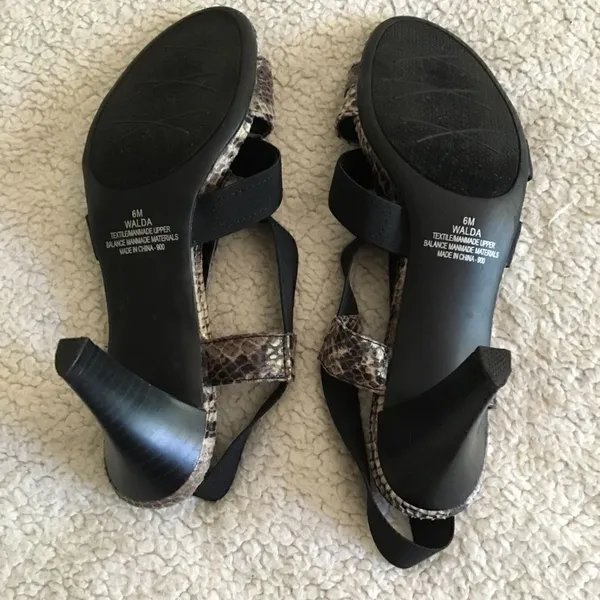 ‎Dress Barn Walda snake skin heels size 6 - Image 4
