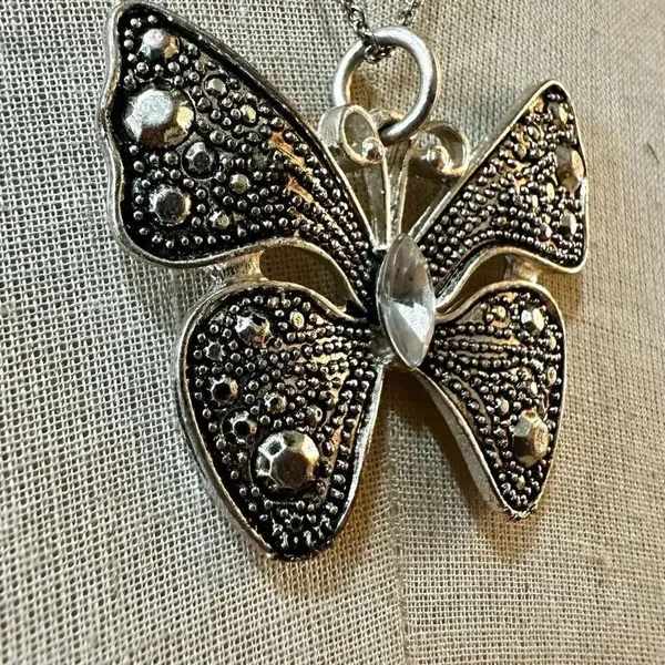 Silver tone Butterfly pendant necklace - Image 3
