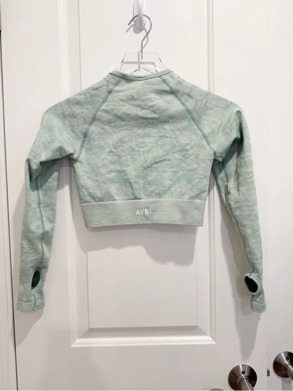 AYBL Evolve‎ Camo Sleeveless Crop Top Long Sleeves Green - Image 4