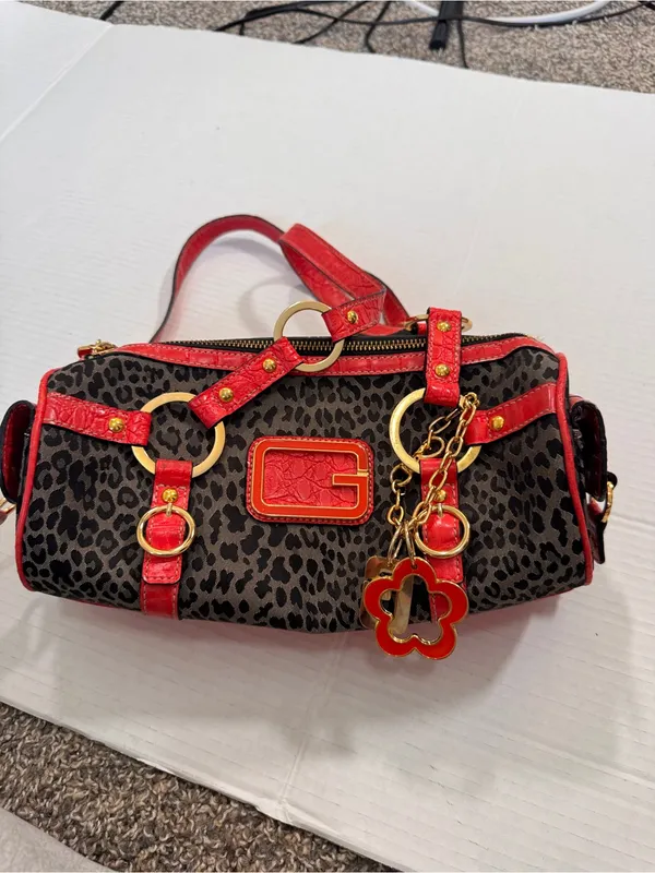 Vintage Guess Y2K Grey Animal Print Red Faux Leather Accent Barrel Shoulder Bag - Image 9