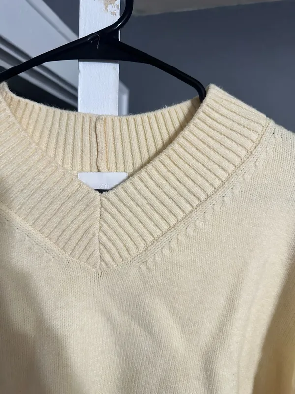 H&M Sweater - Image 2