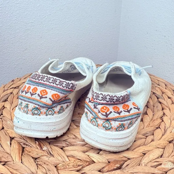 Hey Dude Shoes SlipOn Light Blue Laces Textured Aztec Pattern Size 7 white - Image 3