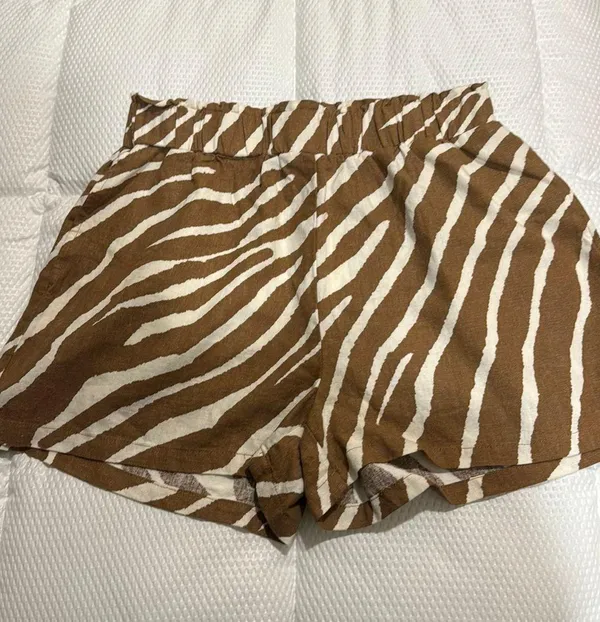Sincerely Jules Tan/white Zebra Print Shorts Size M - Image 3