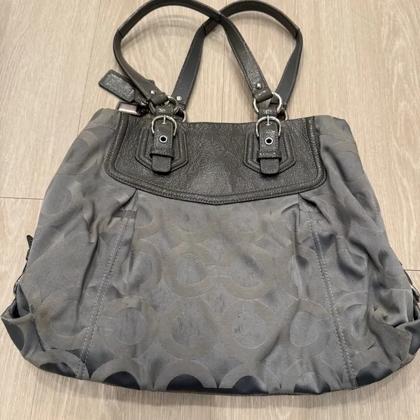 Coach Signature Madison Satchel Bag - Image 8