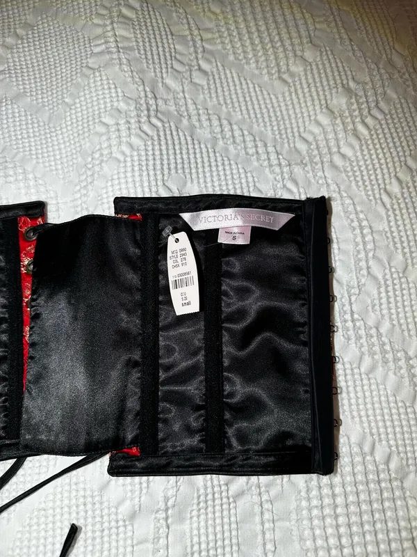VINTAGE Victoria's Secret Women's Red and Gold Dragon Corset 1999 - Image 5