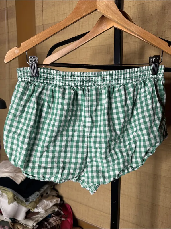 By Anthropologie Green Gingham Smocked Bloomer Shorts Size Medium - Image 9
