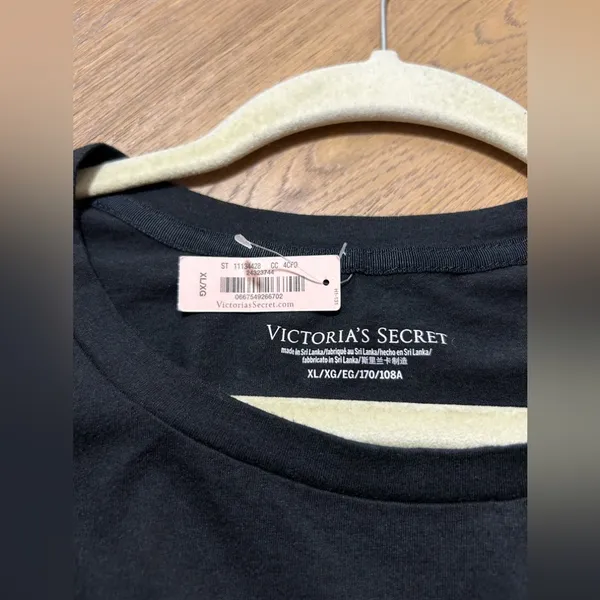 XL Victoria’s Secret semi-cropped t shirt - Image 4