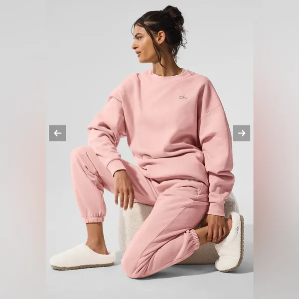 ALO Yoga NWT Accolade Crew Neck Pullover Sweatshirt Pink Quartz Size XL SOLD OUT - Image 3