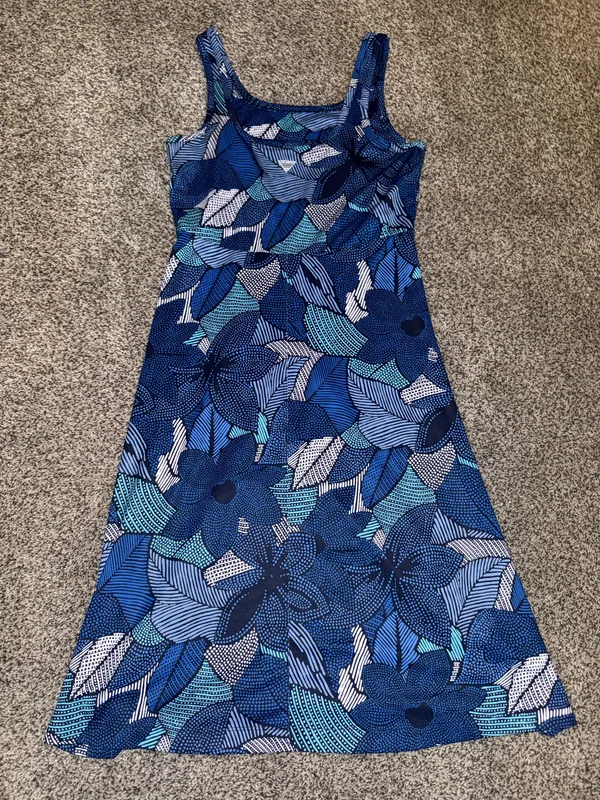 Columbia PFG Freezer III Sleeveless Athletic Dress in Blue Floral Print - Image 2