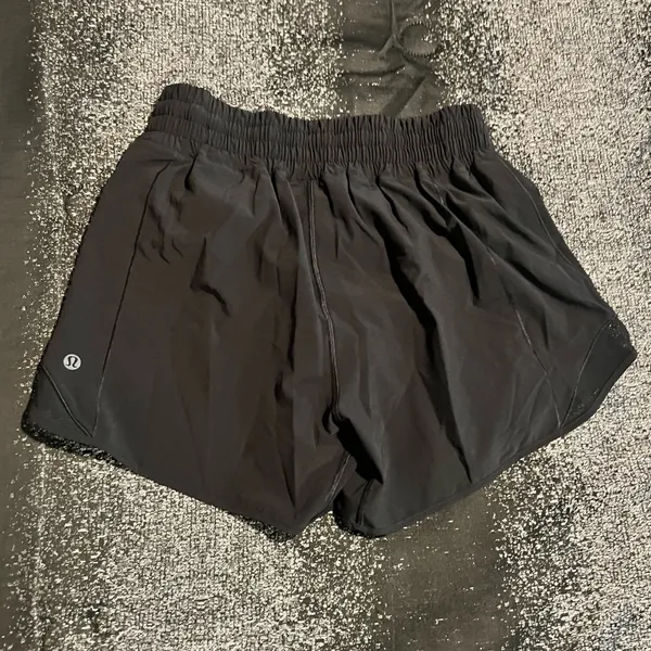 Womens sz6 Lululemon Hotty Hot High Rise Short 4" Black Skull Crossbones Custom - Image 2