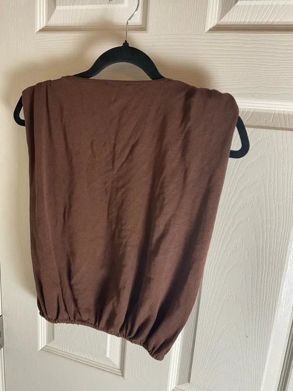 Zara Woman’s Brown Sleeveless Elastic-Hem Women's Top size Medium - Image 9