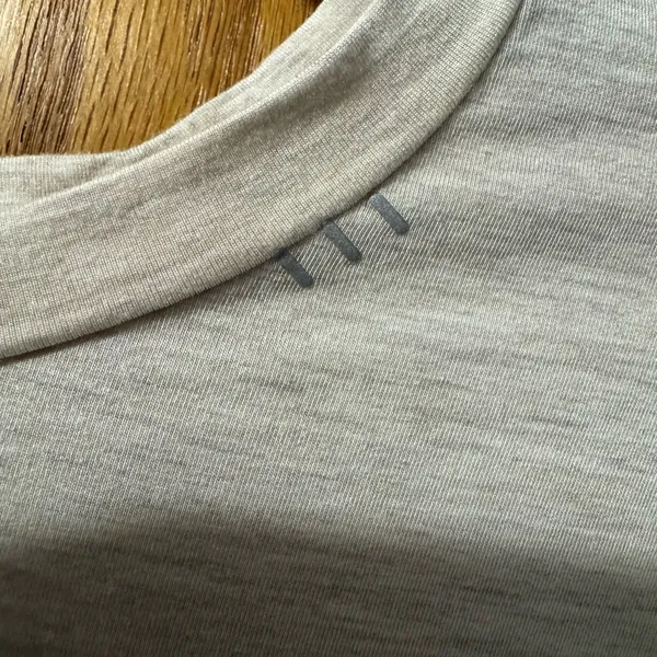 Lululemon swiftly tech shirt size 8 - Image 2