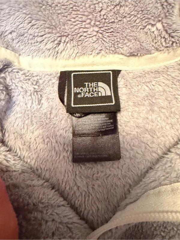 The North Face Gray Osito-Style Fleece Jacket - Image 4