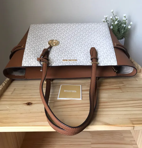 Michael Kors Purse - Image 5