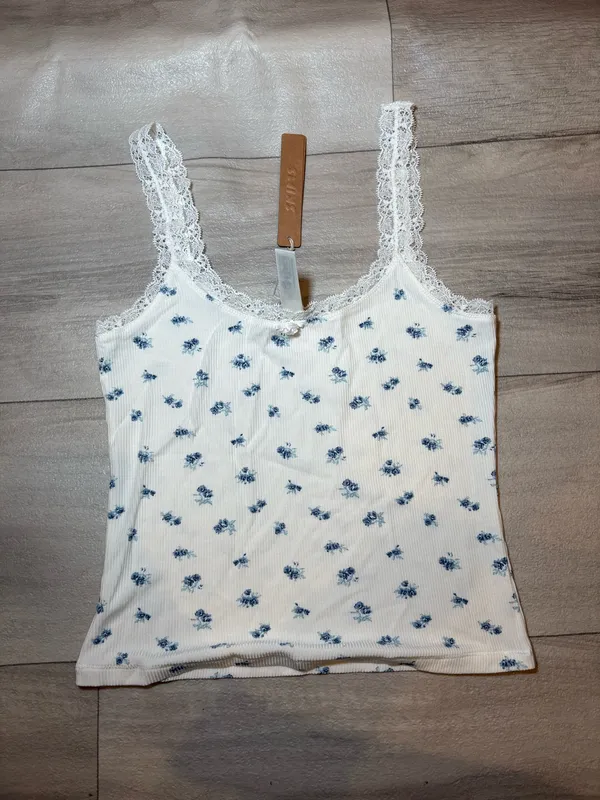 Skims soft lounge lace cami Color blue garden print - Image 3