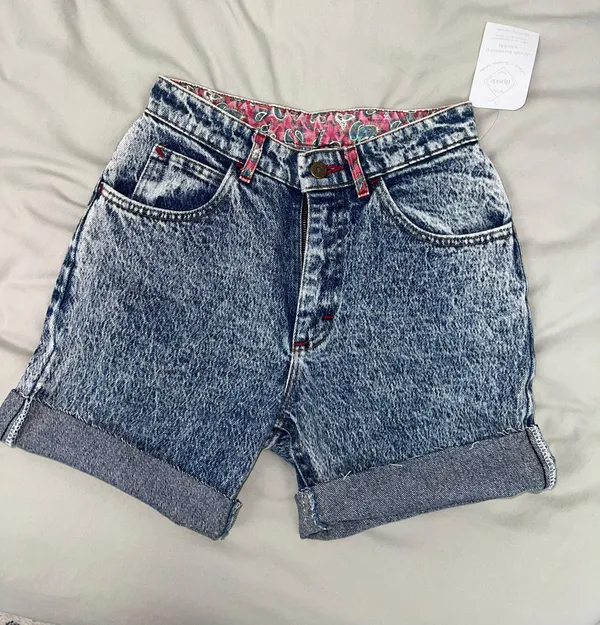 Wrangler High Waisted Vintage Jean Short - Image 2