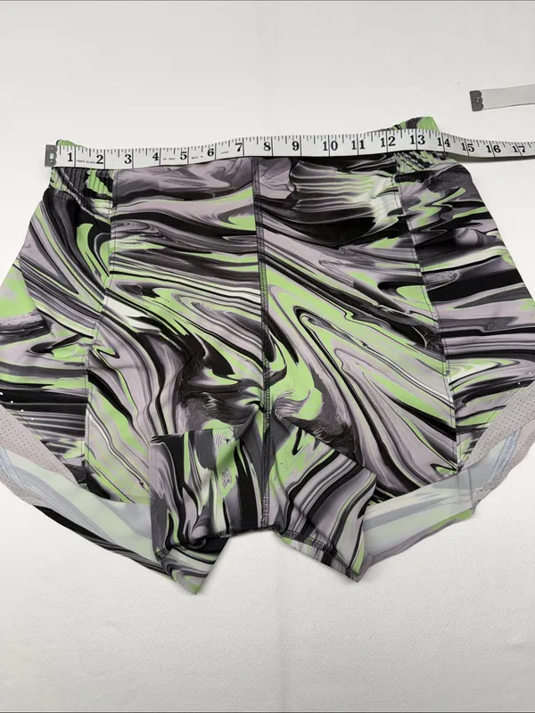 Lululemon Hotty Hot High-Rise Short 4" *Special Edition - Image 8