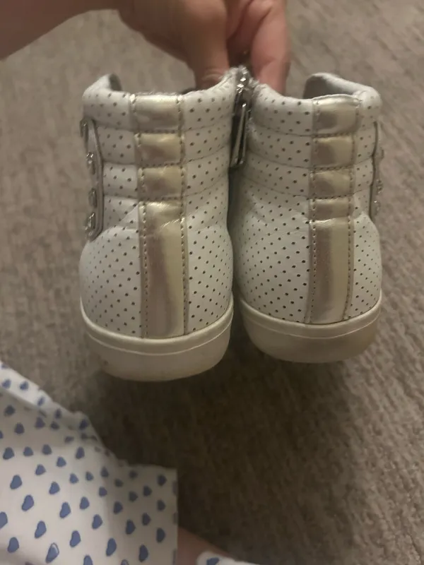 VH Sneakers with Diamond - Image 4