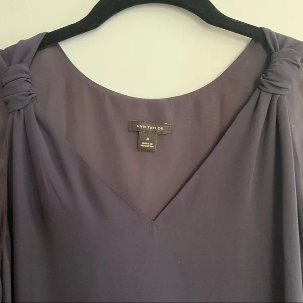 Ann Taylor Navy Knot Sleeve V-Neck Tank Top Size Medium Professional - Image 5