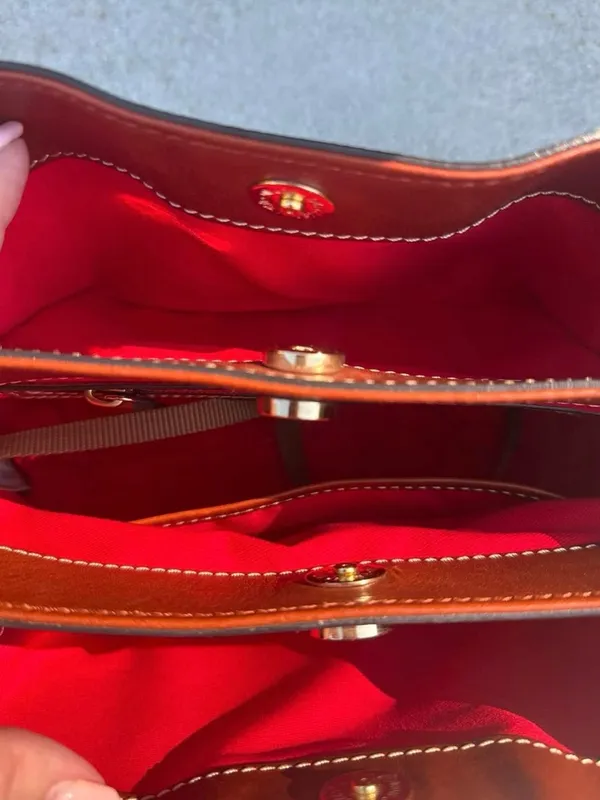 Dooney & Bourke Claremont Mini Barlow Crossbody in excellent condition - Image 4