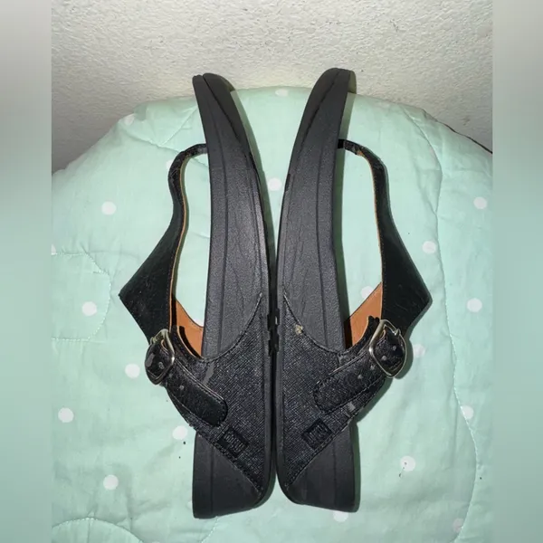 Fitflop Black Textured Sandals Womens size 10 - Image 9