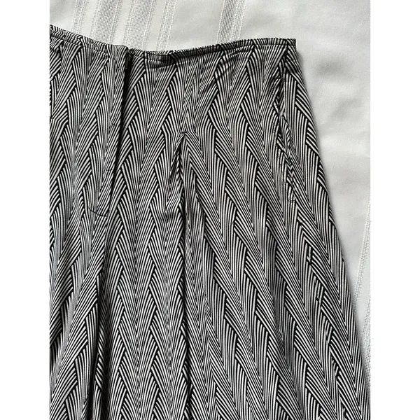 Valija wide-leg trousers, size 6, cream/black, viscose, geometric print. - Image 10