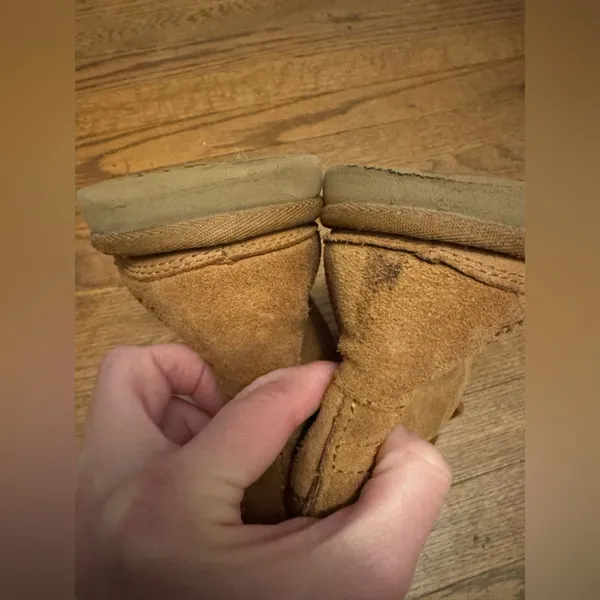 UGG Neumel US 9 Chestnut Tan Suede Boots Women’s - Image 6