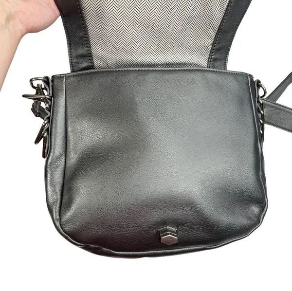Steve Madden Gray Woven Faux Leather Crossbody Saddle Bag Purse - Image 4