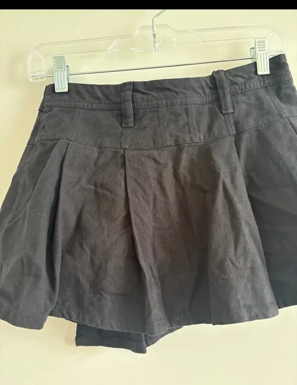Free People Pleated Wrap Mini Skort Size 2 Black FLAW *Read** - Image 4