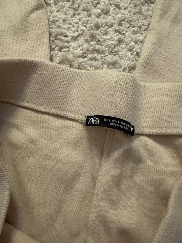 NWOT Zara wide-leg soft trousers in ecru. Size Large - Image 4
