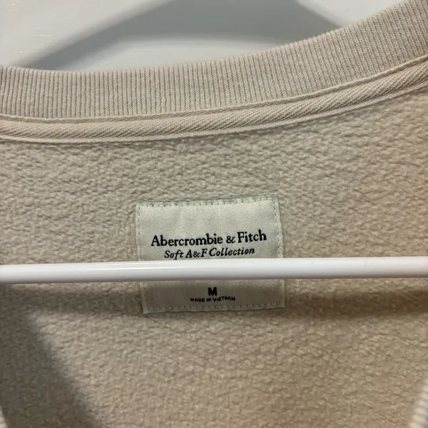 Abercrombie & Fitch Cream Crewneck Sweatshirt - Image 4