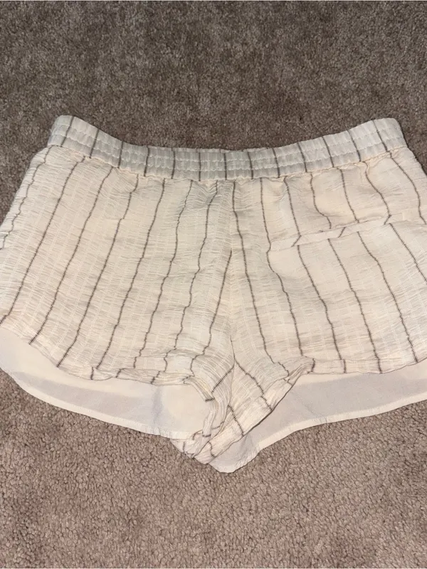 Zara Cream Striped Women's Shorts Size: XS - Image 3