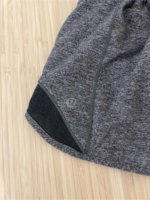 Lululemon Hotty Hot Women’s Athletic Activewear Grey Shorts size 8 - Image 5