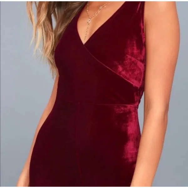 Lulus Crushing It Maxi Dress Size L Burgundy Velvet Slit Gown Old Hollywood NWT - Image 3