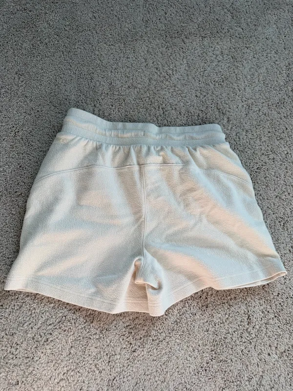 Danskin cream shorts with subtle textured weave, size S - Image 3