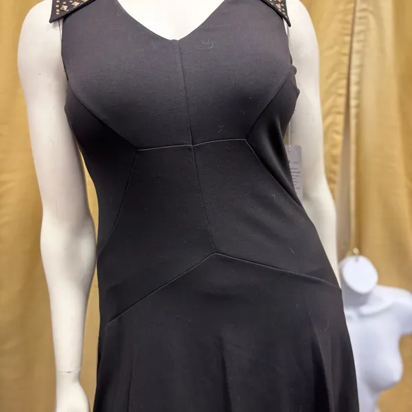 Elegant Black Sleeveless‎ Dress - Image 7