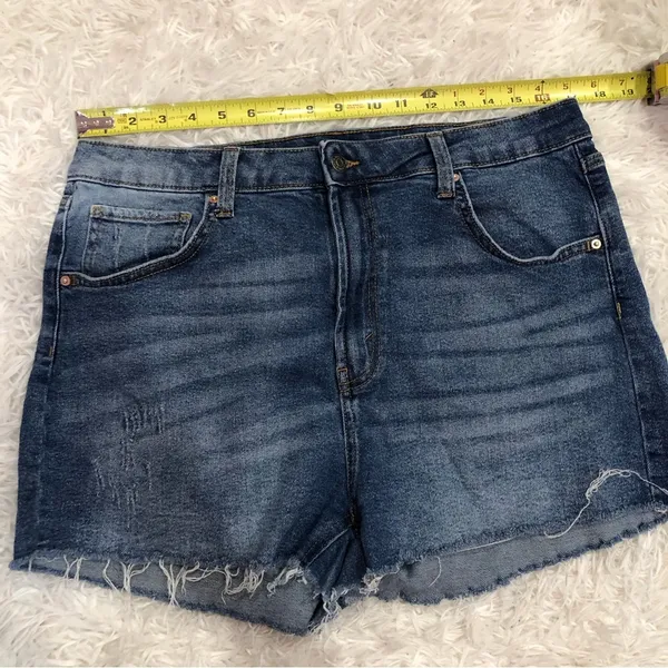 Wild Fable Highest Rise Mom Shorts‎ Distressed Raw Hem 16 - Image 5