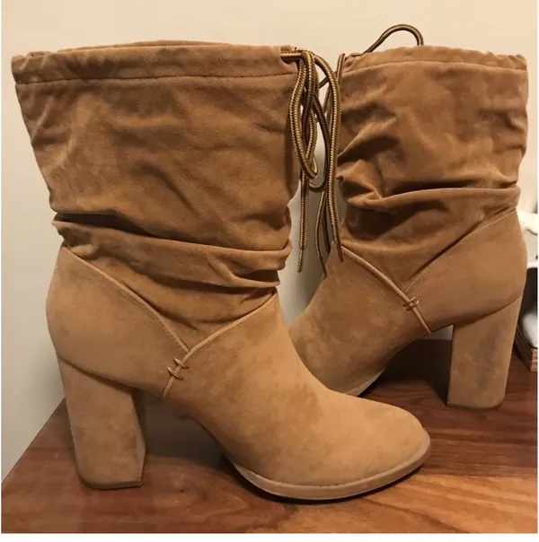 Slouchy bootie tan size 11 - Image 7
