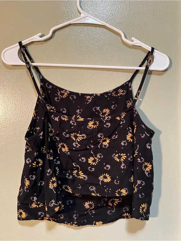 Kimchi Blue Women's Size Small Cropped Tank Top Black Yellow Daisy Floral Square - Image 4