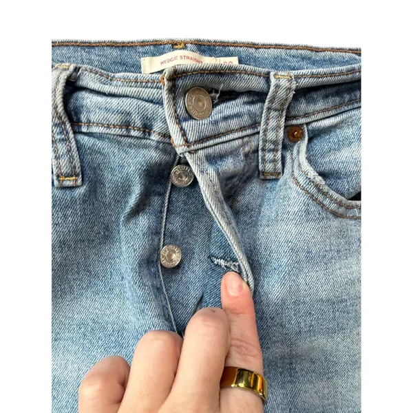 Levis Wedgie Straight High Rise Distressed Jeans Light Wash Blue Size 30 - Image 4