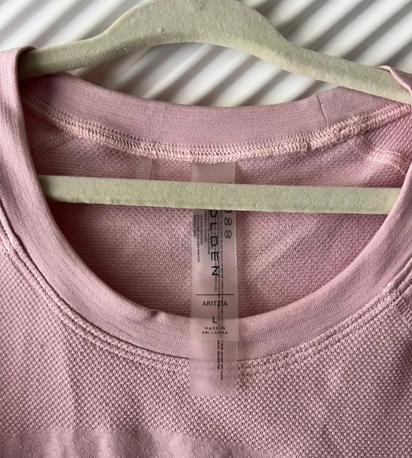 Aritzia Cropped Long Sleeve Shirt - Image 5