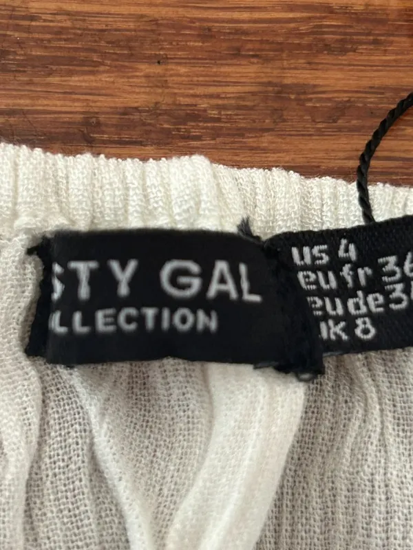 NWT Nasty Gal Crinkle Fringe Hem Bralette Size Crop Top Size Small Size 4 Cream - Image 5