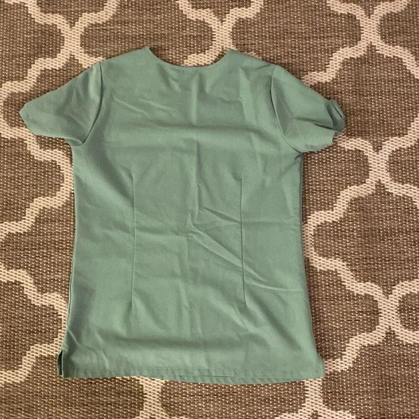 Figs scrubs top women’s size extra small - Image 2