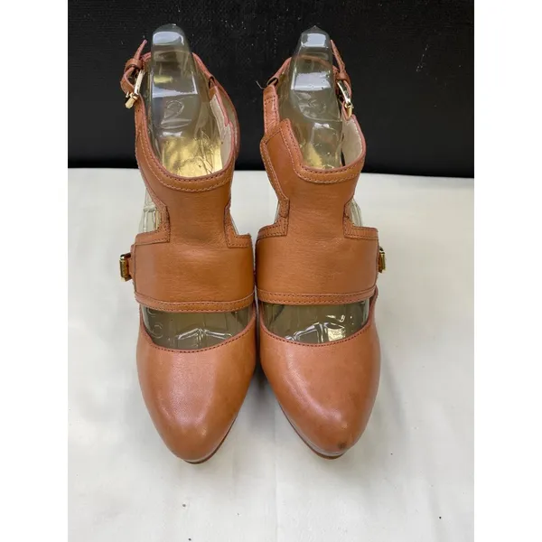 Michael Kors Women's Tan Leather Shoes/ Heels 4.5" Size 8M SKU 5817 - Image 2
