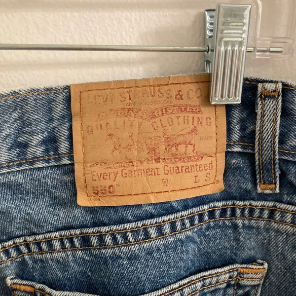 Vintage Levi's 550 90s Women’s 100% Cotton Rigid Denim Jeans - Size 14 Short - Image 3