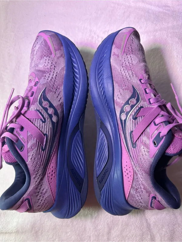 Saucony Women's Pink and Blue Running Shoe - PWRRUN Cushioning - Image 10