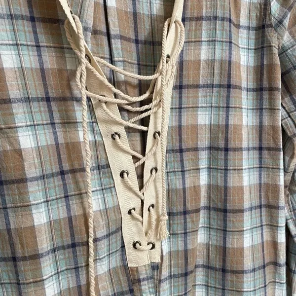 Gimmicks by BKE Neutral Color Plaid Lace Up Front Shirt Oversized Small - Image 4