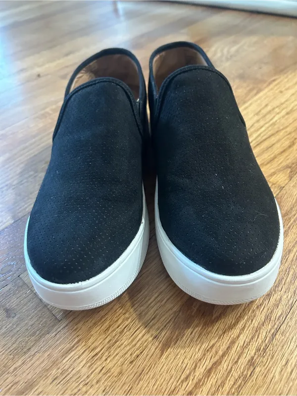Women’s Steve Madden Gills Black Slip-On Casual Sneakers - NEW size 10 - Image 5